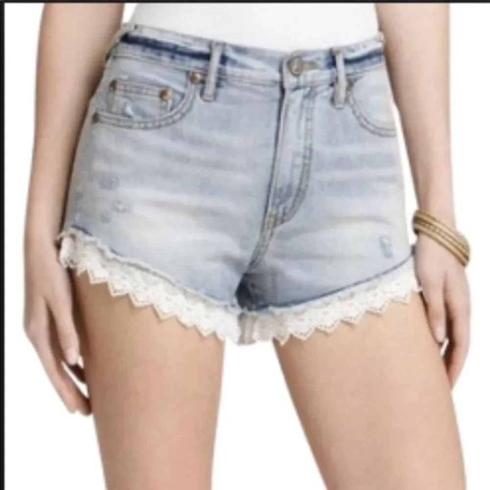 FREE PEOPLE | Distressed Denim Jean Shorts White Lace Hem Women’s Waist Size 24